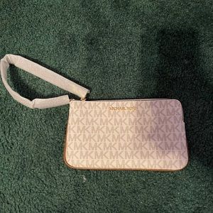 Micheal Kors wristlet